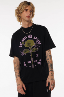 Dat Rosa Mel Apibus - T-shirt